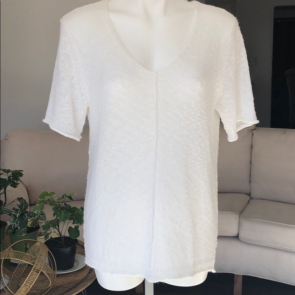 Cupio short sleeve sweater. Size Medium
